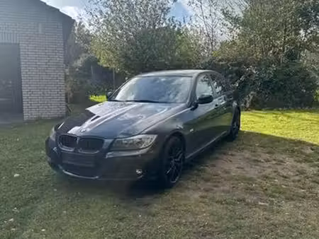 BMW Série 3 318i 2.0 143