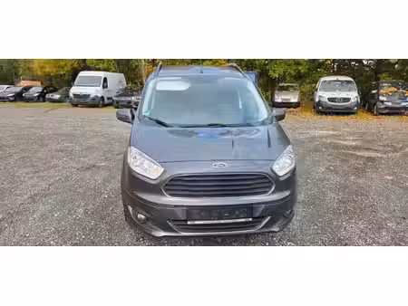 Ford Tourneo Courier 1.0 100 Titanium
