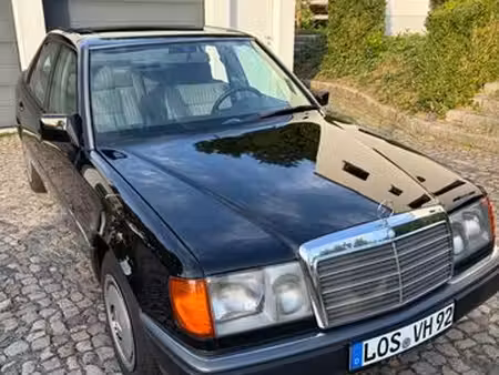 Mercedes-Benz Classe E 200 E 136