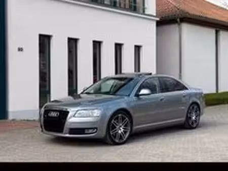 Audi A8 V6 3.0 quattro