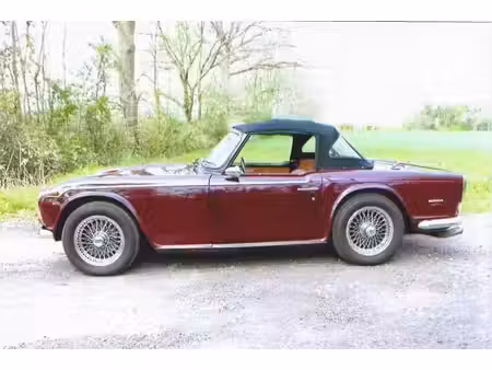 Triumph TR250 