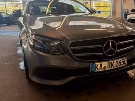 Mercedes-Benz Classe E E 220 AMG Line 4Matic