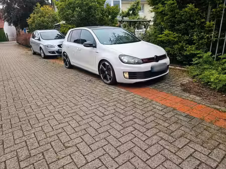 Volkswagen Golf GTI 2.0 TFSI 230