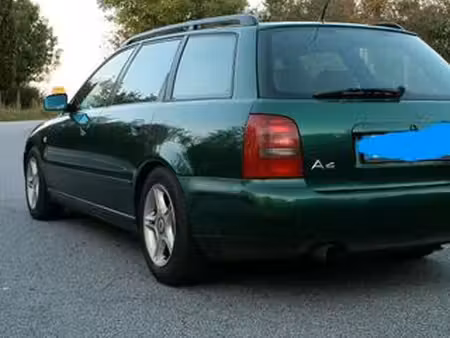 Audi A4 1.6 101