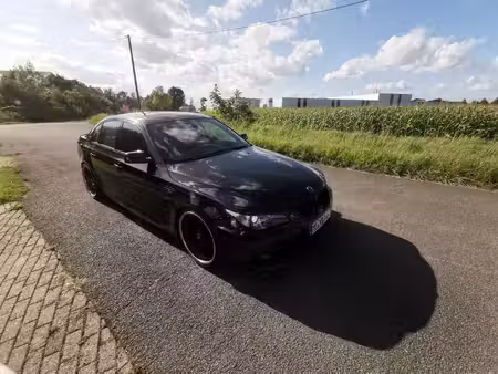BMW Série 5 550i 4.8 367