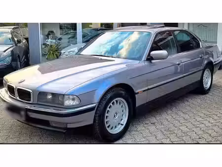 BMW Série 7 728i 2.8 193