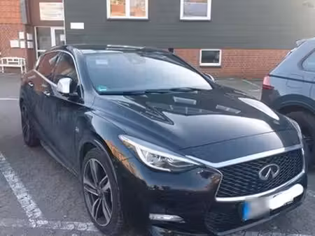 Infiniti Q30 2.0 211 Sport 4x4