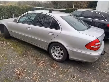 Mercedes-Benz Classe E E 200