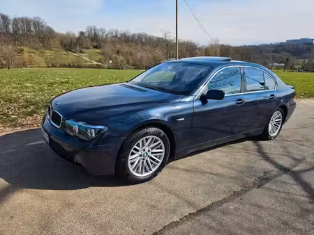 BMW Série 7 735i 3.5 272