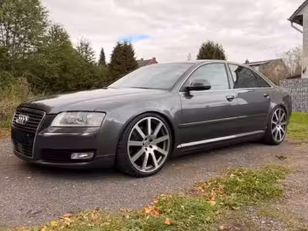 Audi A8 V8 4.2 TDI 326 quattro