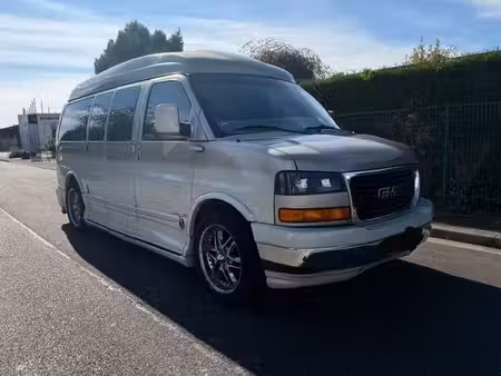 GMC Savana
