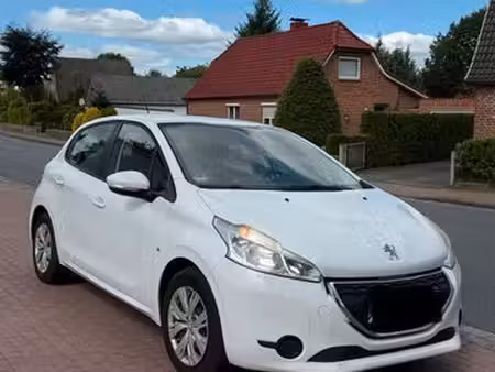 Peugeot 208 1.2 82