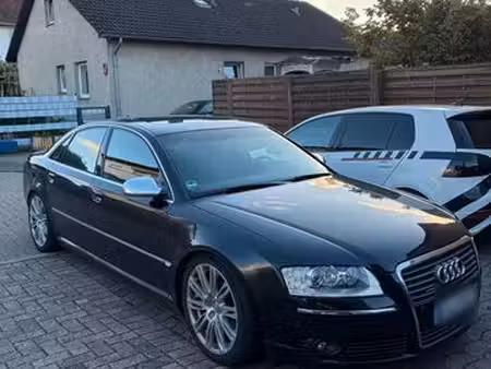 Audi A8 V6 3.0 TDI 233 quattro