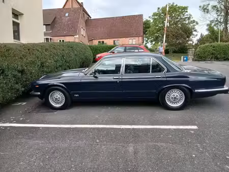 Daimler Double Six
