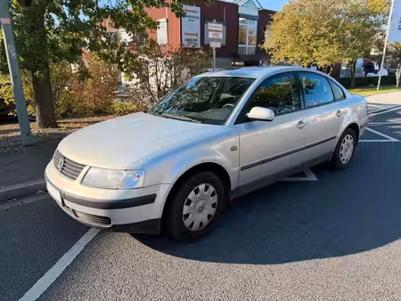 Volkswagen Passat 1.6 100