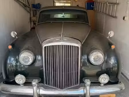 Bentley S2 