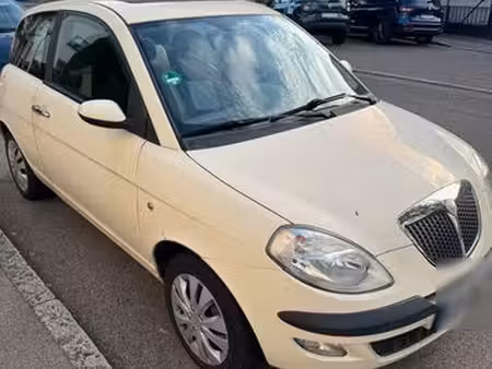 Lancia Ypsilon 1.2 80