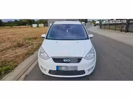Ford Galaxy V6 2.2 TDCi 200 Titanium
