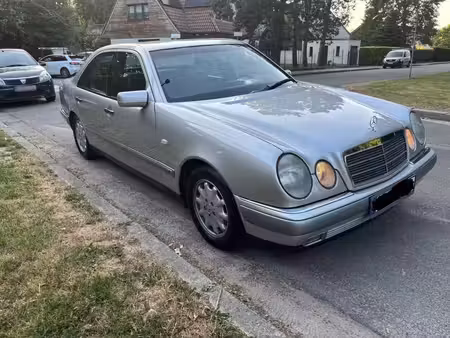 Mercedes-Benz Classe E E 230
