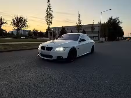 BMW Série 3 330i 3.0 272