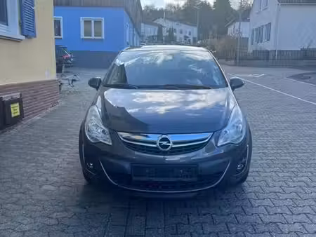 Opel Corsa Satellite