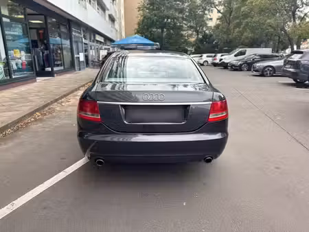Audi A6 V6 2.4 177