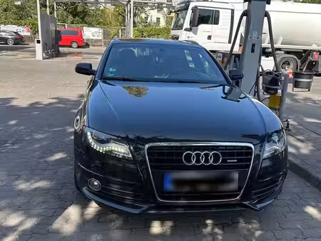 Audi A4 quattro