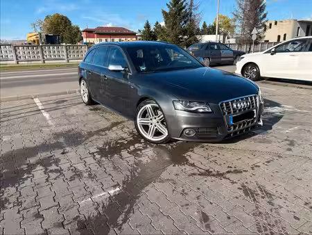 Audi A4 2.0 TFSI S line