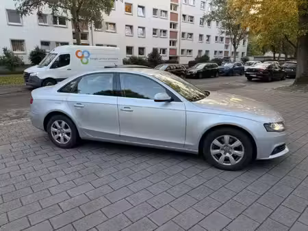 Audi A4 2.0 TDI 143 Attraction