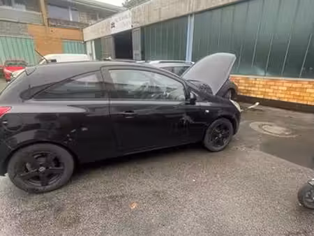 Opel Corsa 1.2 80