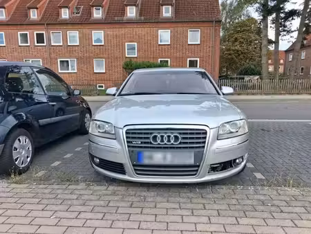 Audi A8 W12 6.0 450 Avus quattro