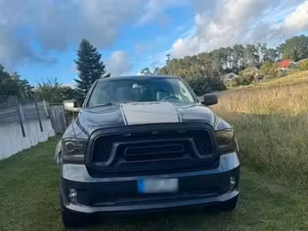 Dodge RAM 1500 V8 5.7
