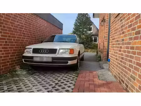 Audi 100 