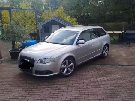 Audi A4 2.0 TDI 140 S line