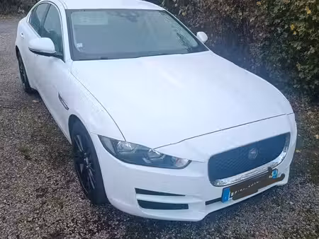 Jaguar XE P200 2.0 180