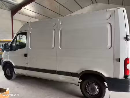 Renault Master 2.5 dCi 100