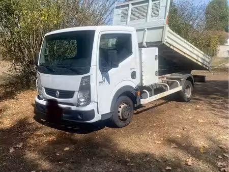 Renault Maxity 
