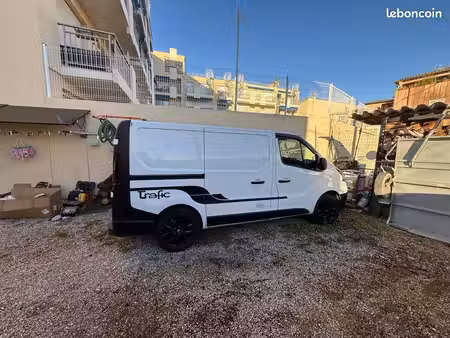 Renault Trafic 2.0 dCi 145