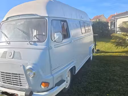 Renault Estafette 