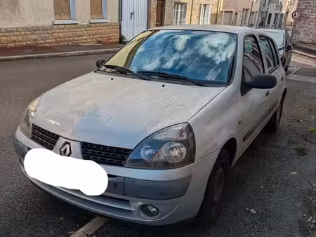 Renault Clio 75