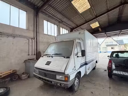 Renault Master 2.5 76
