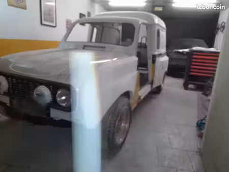 Renault R4 4L