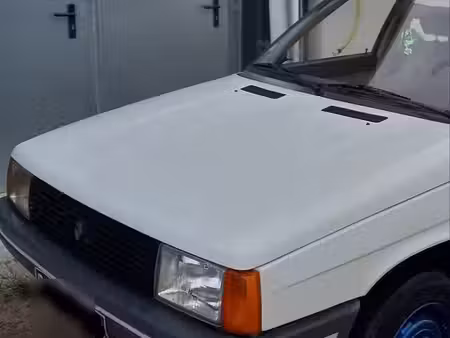 Renault R9 