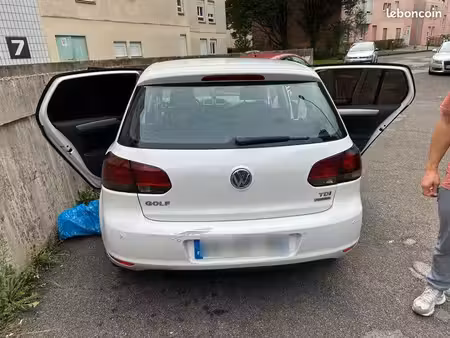 Volkswagen Golf 1.6 TDI 105