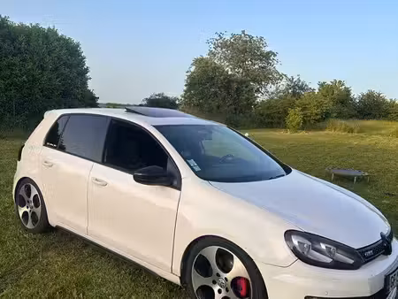 Volkswagen Golf GTI 2.0 TSI 210