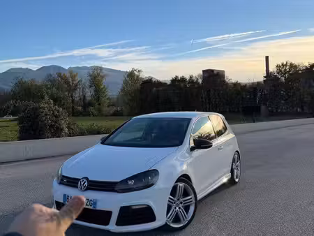 Volkswagen Golf R 2.0 TSI 270 4Motion