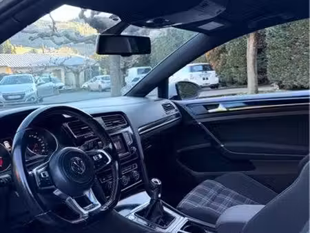 Volkswagen Golf GTI 2.0 TSI 230 Performance