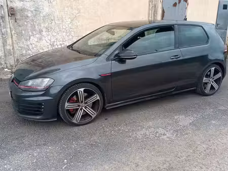 Volkswagen Golf GTI 2.0 TSI 230 Performance