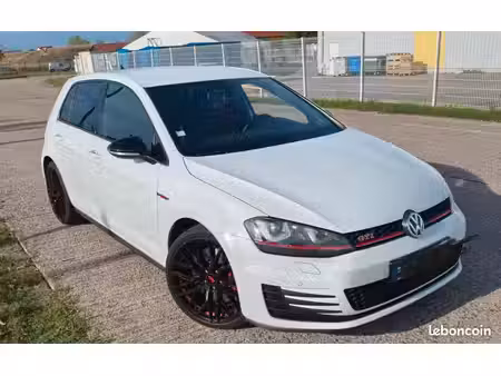 Volkswagen Golf GTI 2.0 TSI 230 Performance