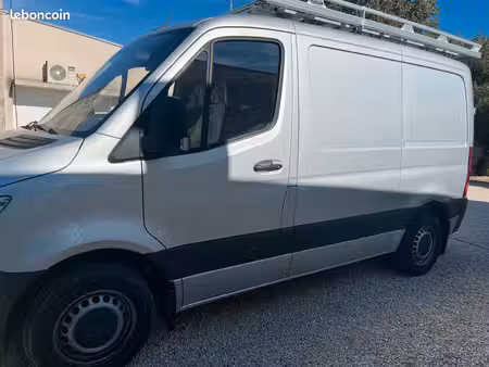 Mercedes-Benz Sprinter 114